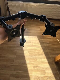 Držák pro 2 monitory - 4