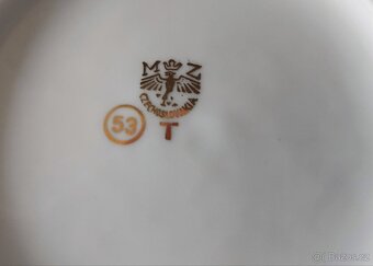 Staré talíře . 4+4+4. Značené. - 4