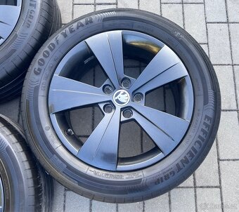 Superb - 17 Triton + letní 215/55 R17 Good Year - 4