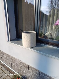 Betonový květináč kulatý 30cm - 4