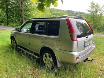 Nissan X-trail 2,2 dci 100 kw ,r.v.2004 - 4