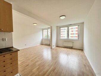 Pronájem byty 2+kk, 37 m2 - Praha - Troja, ev.č. 00056 - 4