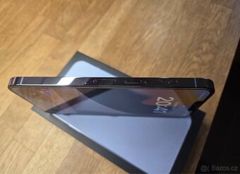 Prodám iPhone 13 Pro Max, krásný stav, komplet balení. - 4