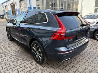 Volvo XC60 B4 140kW Inscription 4x4 AUT. Int. dětské sedačky - 4