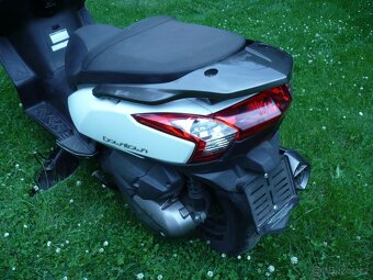 Kymco 300i ABS - 4
