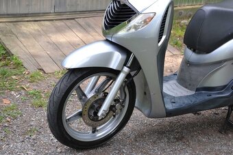 Honda SH150i - 4
