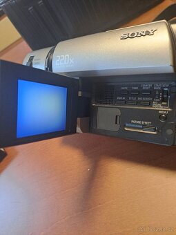 Prodám videokameru SONY videoHi8 CCD-TRV65E - 4