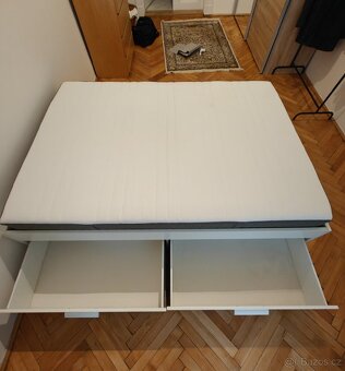 Prodám postel BRIMNES IKEA 140x200 cm - 4