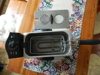 FRITÉZA NA SMAŽENÍ HRANOLKŮ A JOGURTOVAČ - 4