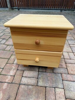 Manželská postel dřevěná, matrace 2x, noční stolky 2x - 4