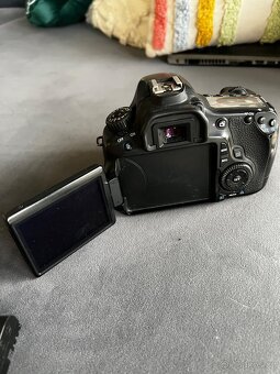 Canon EOS 60D + objektiv Canon 50mm 1.8f - 4