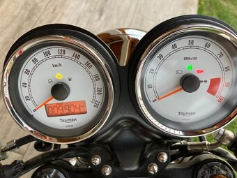 Triumph Thruxton 900 - 4