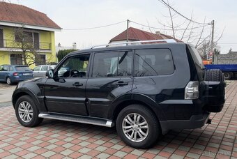 Mitsubishi Pajero 3.2 V8 140kw najeto 120tis - 4