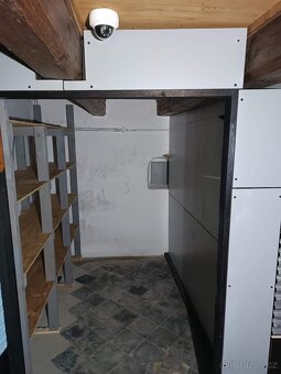 Garáž pro motorku, parkování, sklad - 4