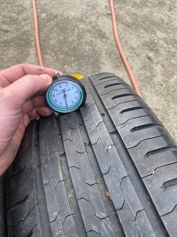 Pneu 215/55 R17 - 4