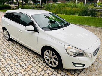 Volvo V60 2.0D 120KW AUTOMAT NAVI VÝHŘEV TAŽNÉ SERVISKA - 4