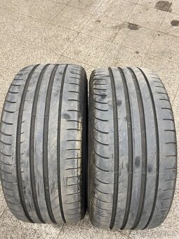 225/40R18 - 4