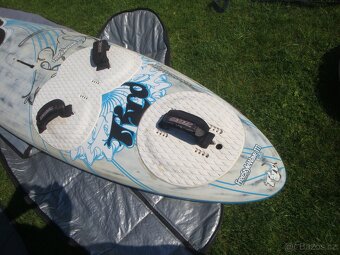 Windsurfing plovák - Freeride a Freestylewave 115l a 111l - 4