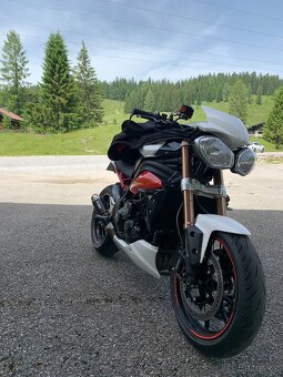 Triumph Speed Triple 1050 - 4