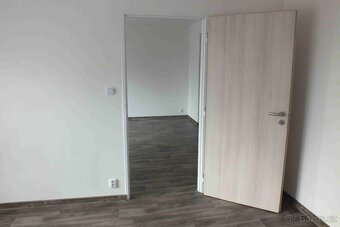 Pronájem bytu 2+1 v Hlinsku - 4