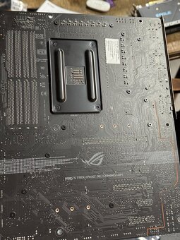 PRODÁM ZÁKLADNÍ DESKU + PROCESOR + 16Gb RAM - 4