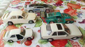 Modely autíček Bburago, Maisto, Rawel - 4