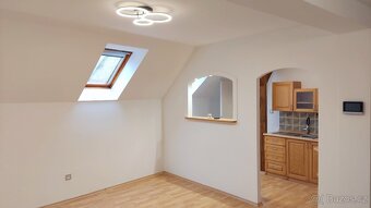 Byt 2+1 v rodinném domě u náměstí - Sedlčany - 4