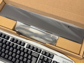 NOVÁ - NZXT Full Size Function Mechanical PC Gaming Keyboard - 4