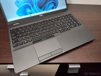 podsvícený Dell 5501,i5-9400h-4,3 GHz,512gb M.2,Top stav. - 4