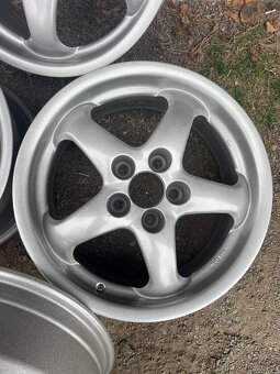 Alu kola Alutec R16 5x112 ET 38 s límcem - nový lak - 4