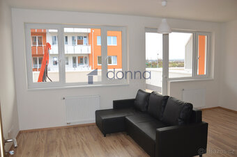 Pronájem bytu 1+kk, 31m² + terasa 30m2, ul. Sicherova, Praha - 4