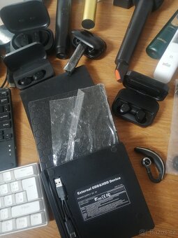 Paměť. karty, sluchátka, příslušenství k PC, nabíječky, - 4