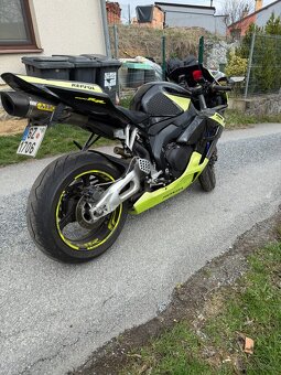 Honda CBR1000rr Fireblade - 4
