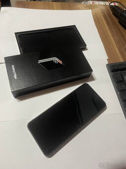 Samsung Galaxy Z Flip 6 - 4