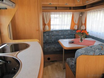 Prodám karavan Hobby 400 sf, model 2005 + mover + předstan. - 4