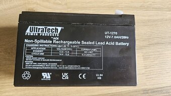 Záložní zdroj UPS APC BX700UI s novým AKU - 4