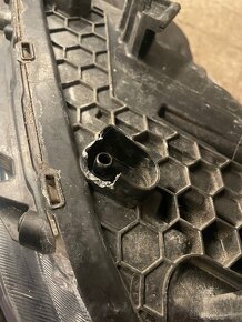 Světlomet pravý Hyundai i30 2017-2020 - 4