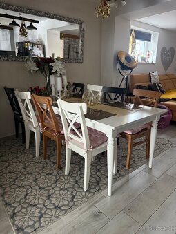 Jídelní stůl + 6-8zidli - 4