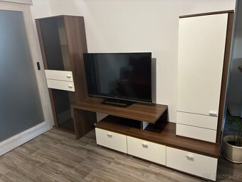 Prodám obývací stěnu s pracovním stolem - 4