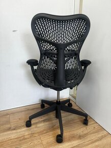 Kancelářská židle Herman Miller Mirra 2 Graphite - 4