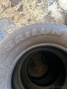Pneu 235/65R16C - 4