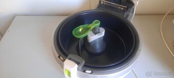 Horkovzdušná fritéza Tefal na lžičku oleje - 4