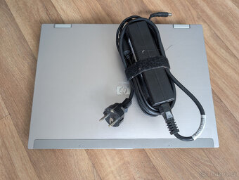 Notebook HP Elitebook 8530w a dokovací stanice - 4