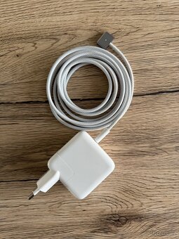 Apple MacBook Air 13,6" / M3 / 16GB / 256GB / vesmírně šedý - 4