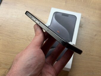 Iphone 15pro 256gb černý titan - 4