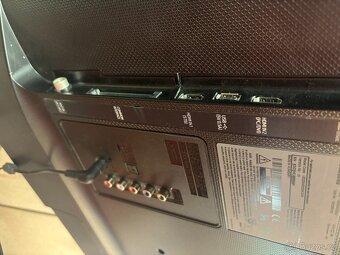 Prodám TV Samsung UE32M4002AK velikost 82cm - 4
