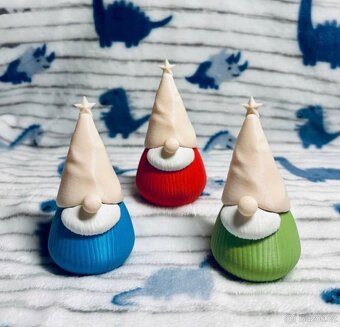 VÁNOČNÍ TRPASLÍK – stylová dekorace, váza/stojánek - 4