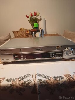 Dvě videa a vhs kazety - 4