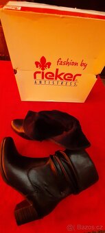 Kožené černé polokozačky Rieker vel.40 - 4