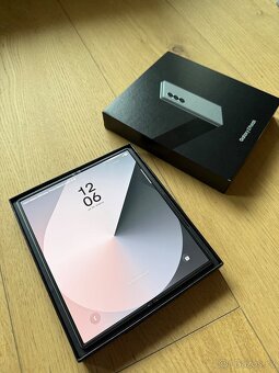 Samsung Galaxy Z Fold 6 256GB stříbrný - 4